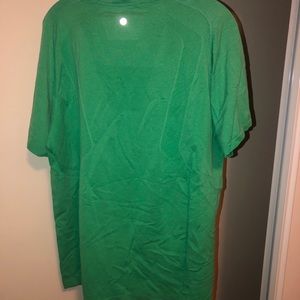Luluemon tshirt